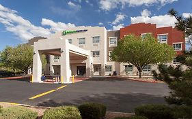Holiday Inn Express & Suites